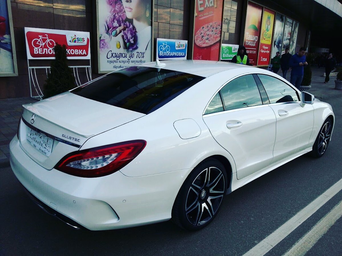 Mercedes CLS — кадр 4 из 5