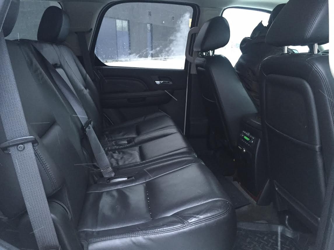 Cadillac Escalade — кадр 2 из 2
