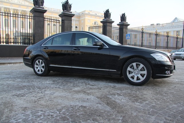 Mercedes W221