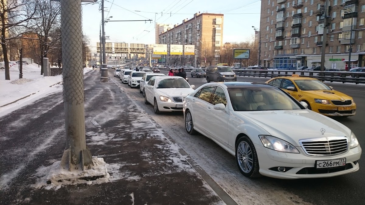 Mercedes-Benz E200 AMG