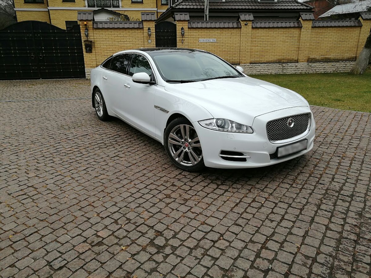 Jaguar XJ — кадр 4 из 24