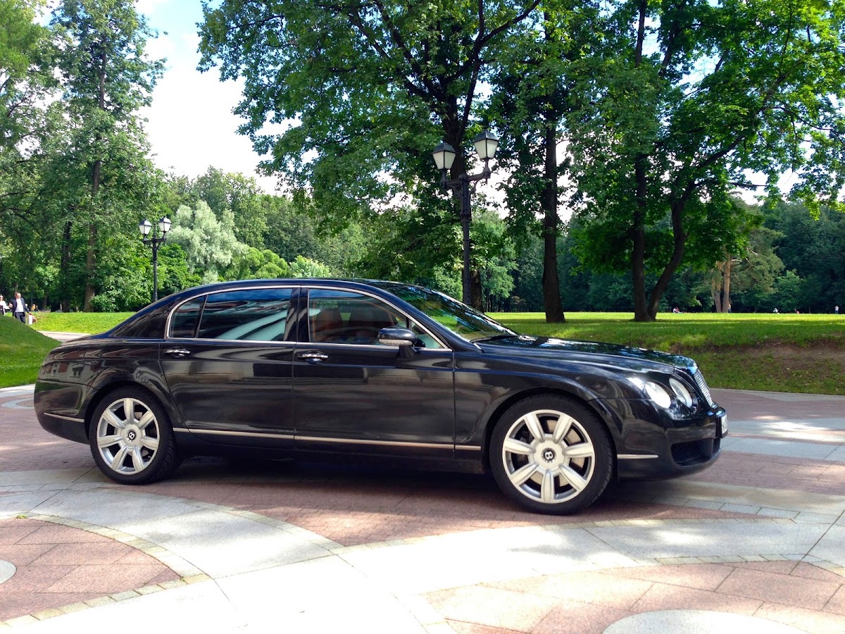 Bentley — кадр 3 из 8
