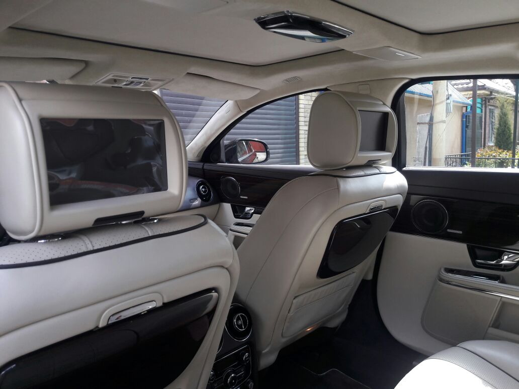 Jaguar XJ