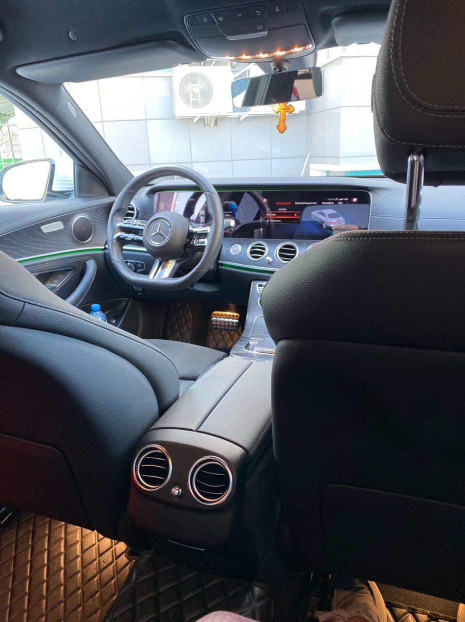 Mercedes W213 restail
