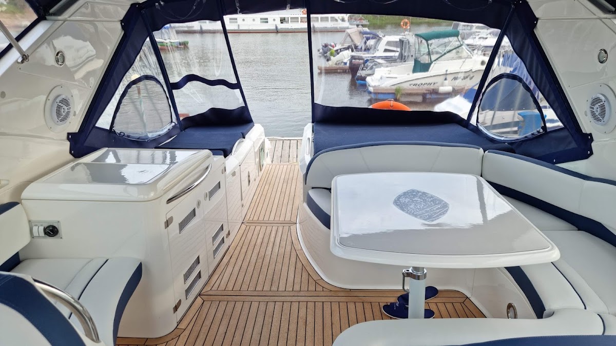 Интерьер и экстерьер Fairline Targa
