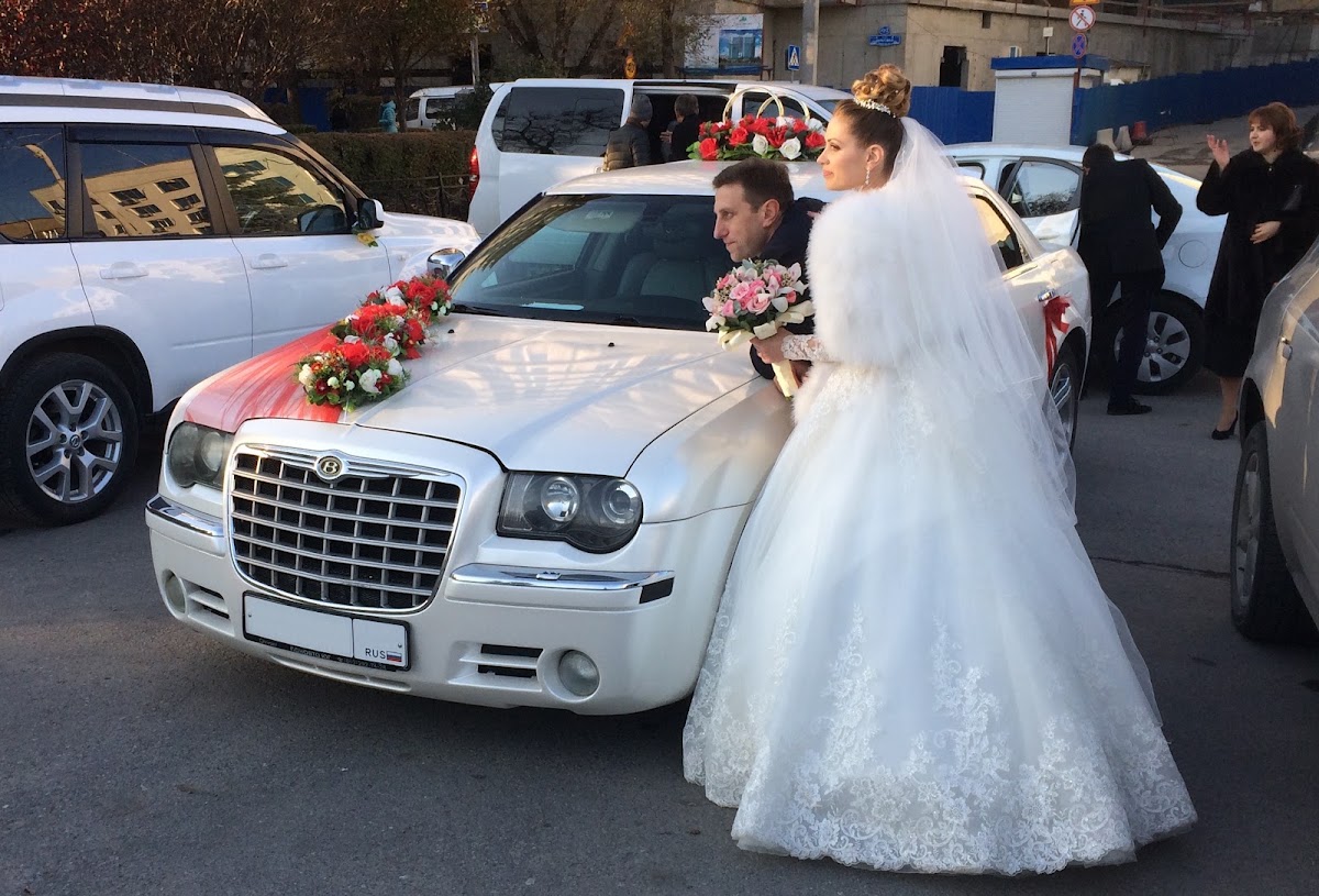 chrysler C300 перламутр — кадр 3 из 18