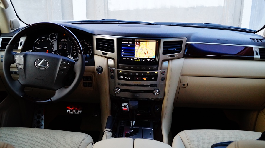 Lexus LX570 — кадр 3 из 5