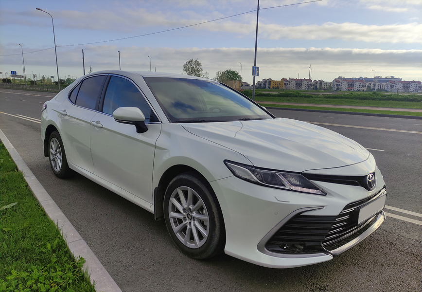 Toyota Camry V70