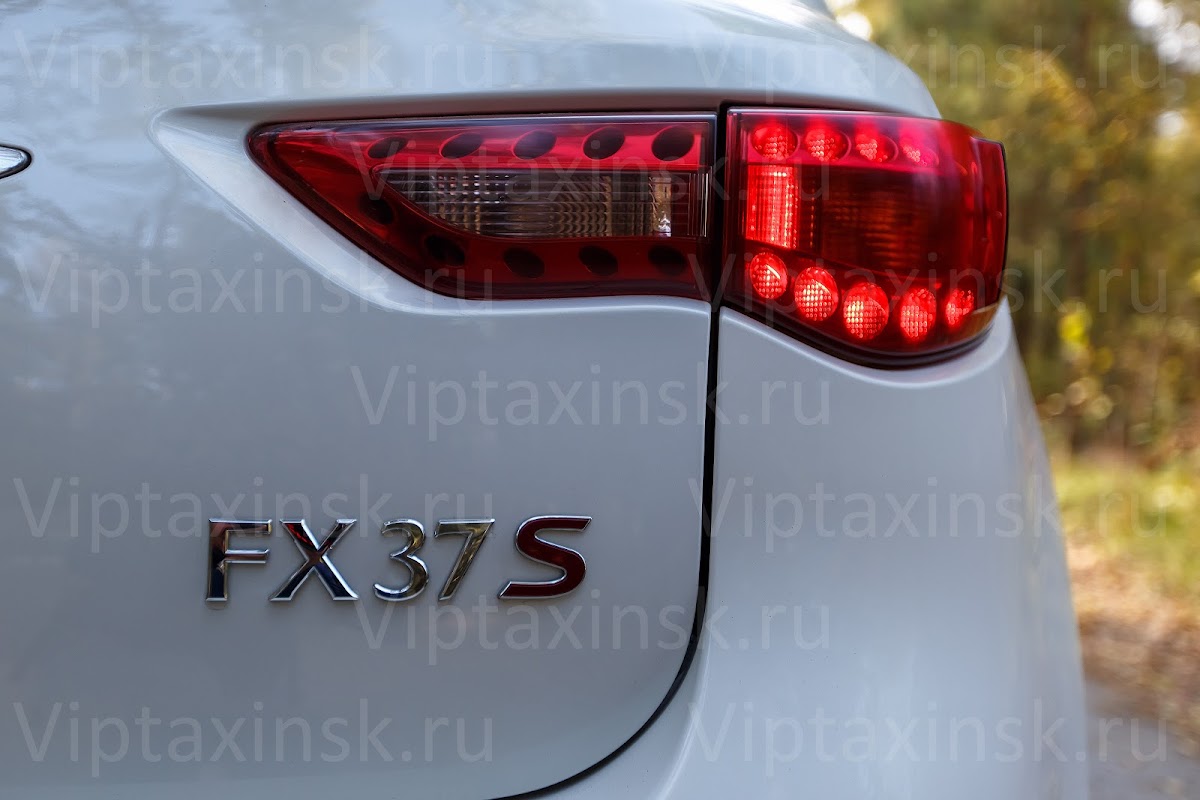 Infinity FX 37 S — кадр 3 из 14