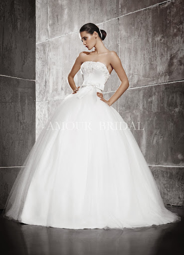 Испанские cвадебные платья Amour Bridal 2013.