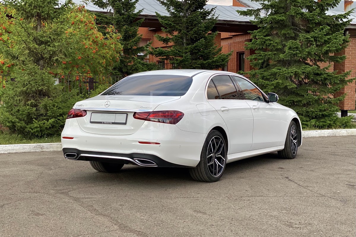 Mercedes-Benz E-Class 2021 год