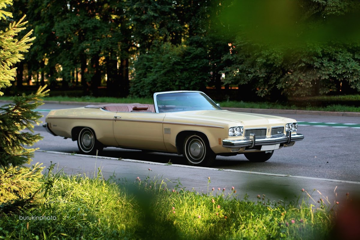 Oldsmobile Delta 88 — кадр 4 из 5