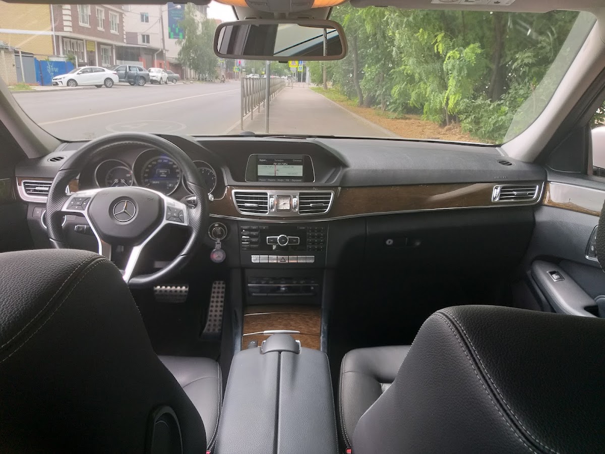 Mercedes E-класс рестайлинг — кадр 4 из 4