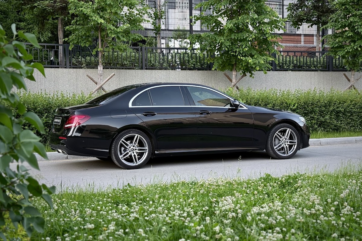 Mercedes Benz E class — кадр 3 из 15