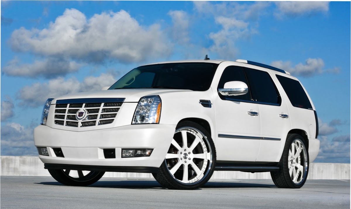 Cadillac Escalade Base