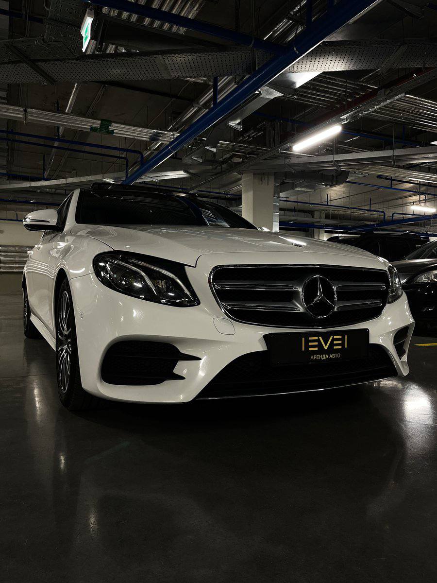 Mercedes E300