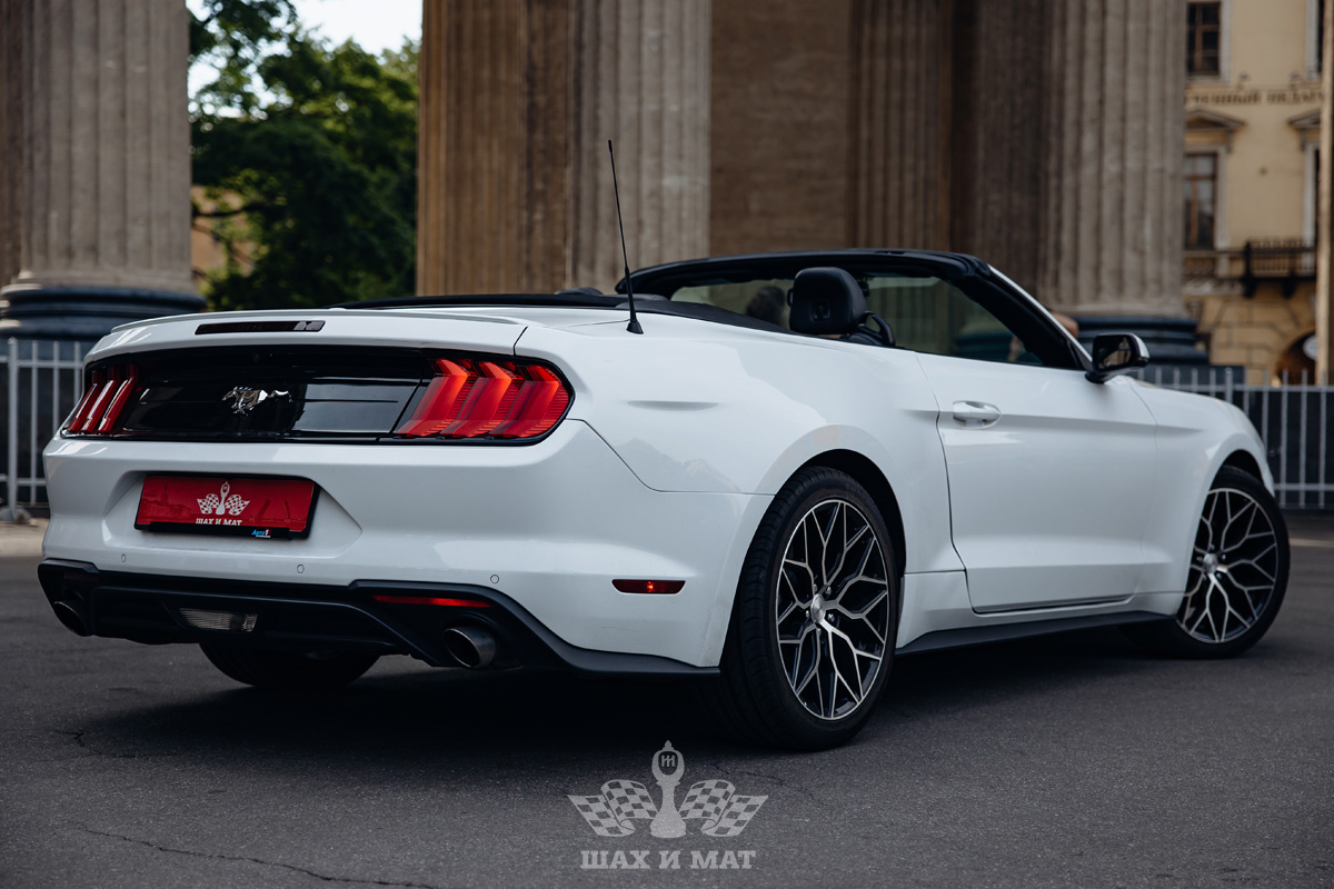 Ford Mustang 2022 кабриолет — кадр 2 из 14