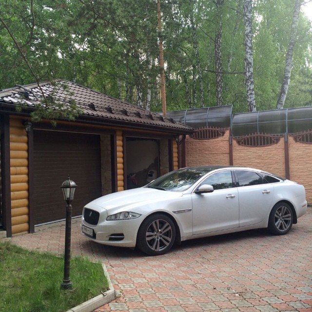 Jaguar XJ — кадр 4 из 11