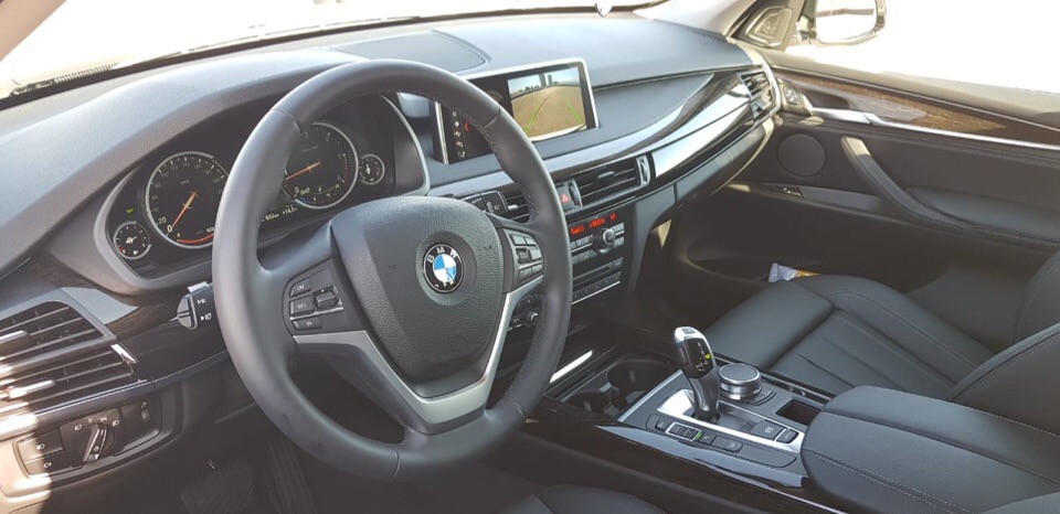 BMW 5 — кадр 3 из 4