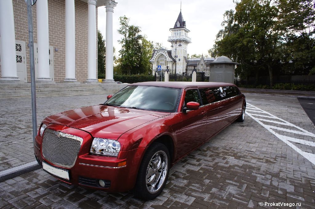 Chrysler 300S Red Naomi