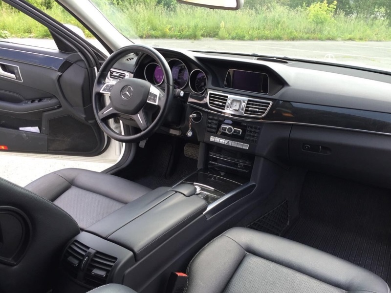 Mercedes-Benz E-klass — кадр 4 из 4