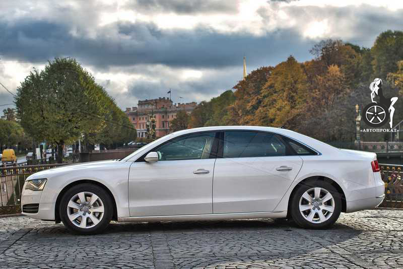 AUDI A8 LONG