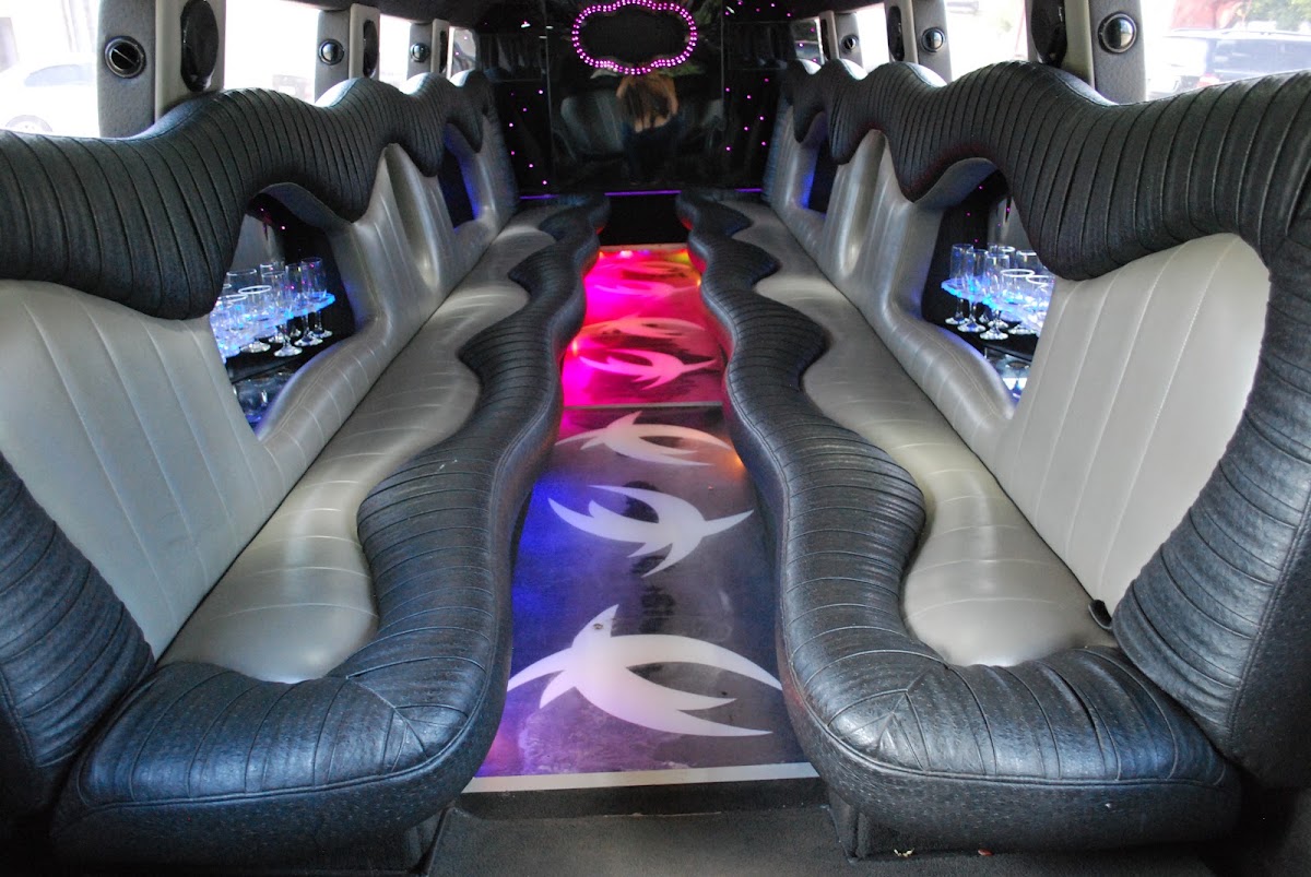 Лимузин HUMMER H2 — кадр 2 из 5