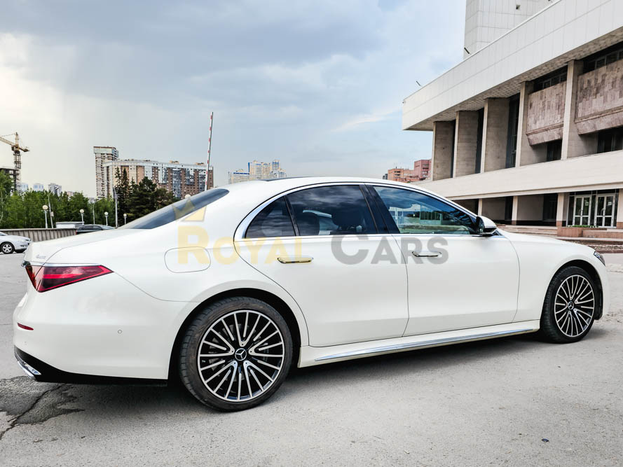 Mercedes-Benz S-class W223