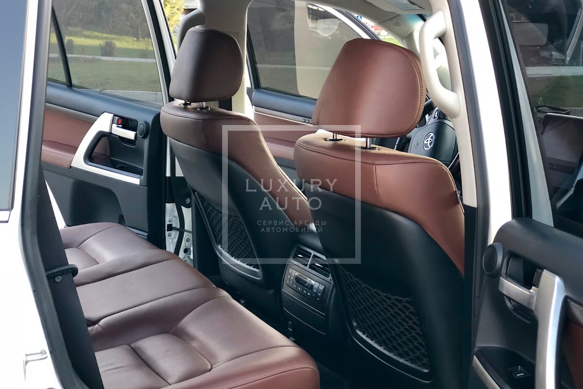 Toyota Land Cruiser 200