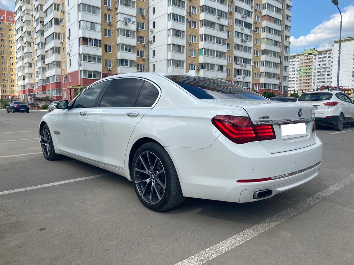 Bmw 7 серии — кадр 2 из 3