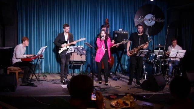 Roli band