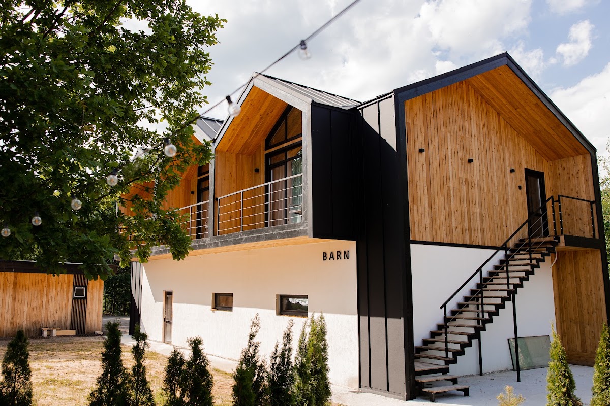 BARN HOUSE
