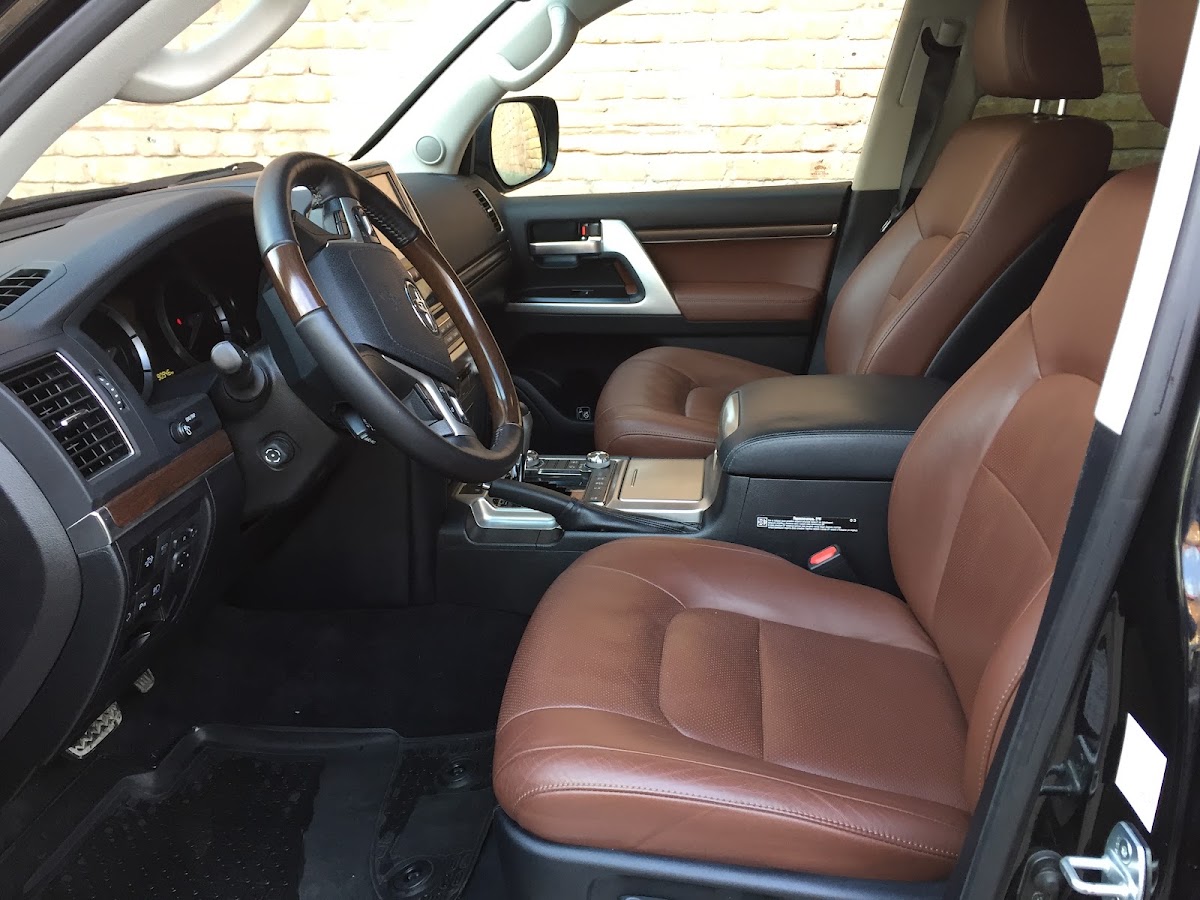 Тойота Ленд Крузер 200  Toyota Land Cruiser 200 — кадр 5 из 6