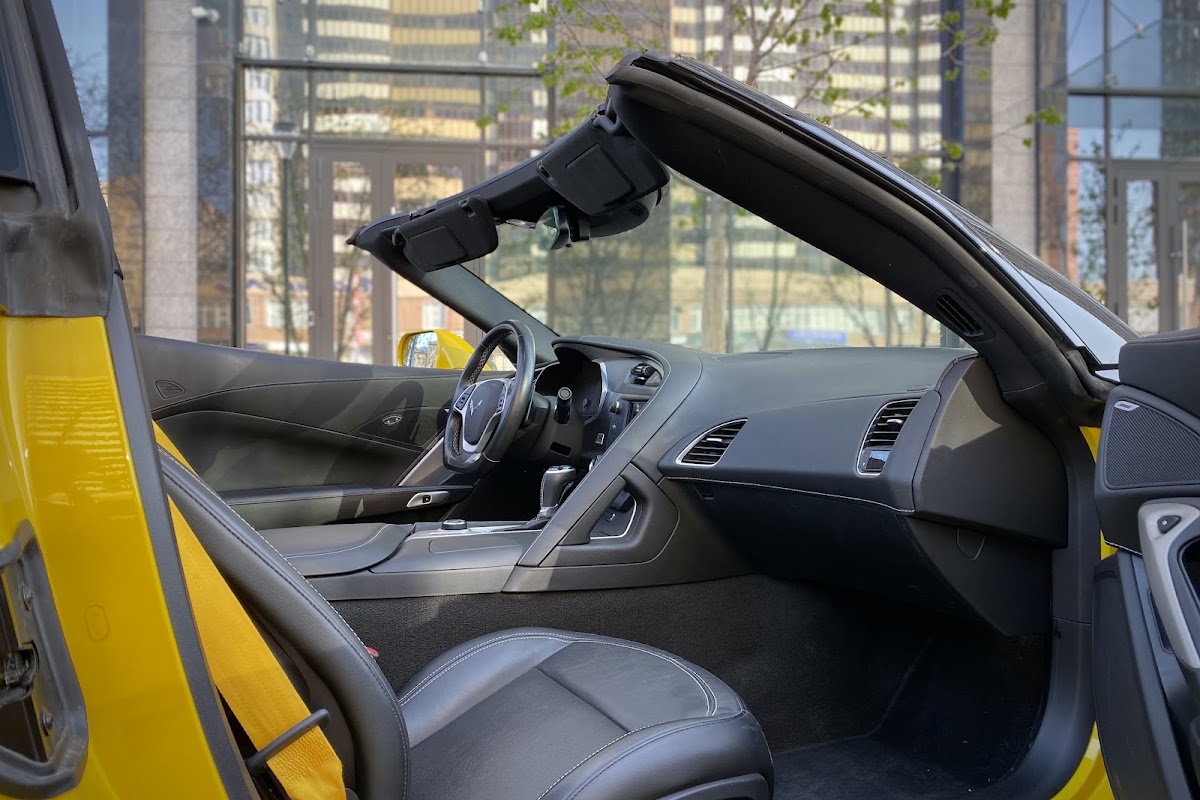 Chevrolet Corvette — кадр 3 из 14