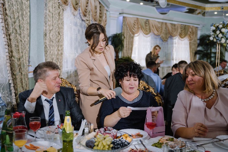 Ведущая Анастасия Тактаева