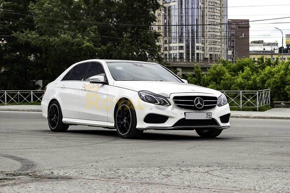 Mercedes-Benz E-class W212 AMG белый