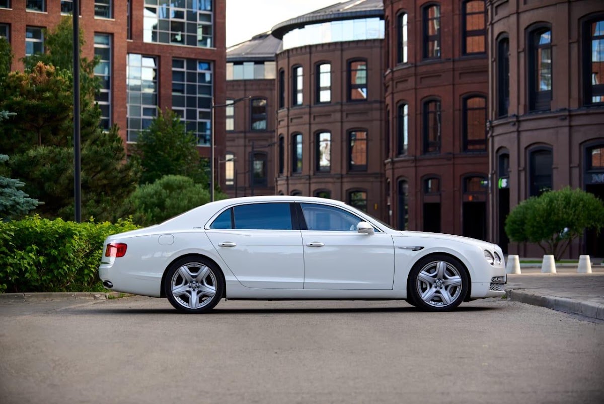 Бентли Flying Spur (рестайлинг) гос.N686 — кадр 5 из 14