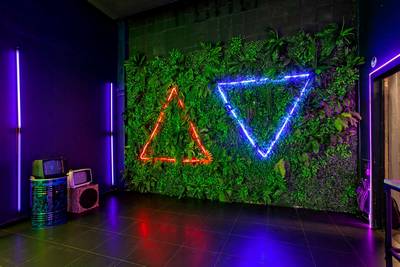NEON