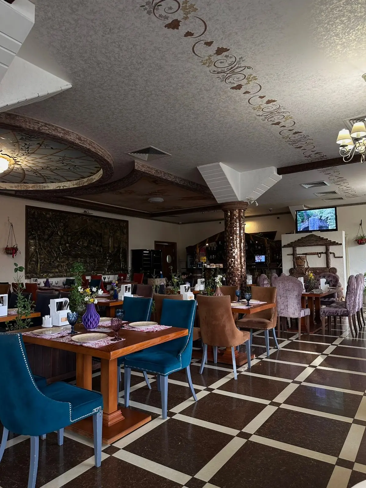 Основной зал ресторана