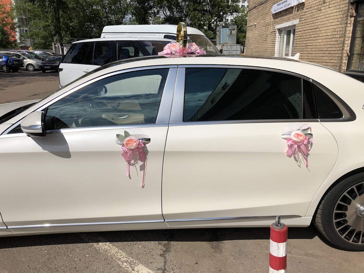 Mercedes Maybach белый на белом салоне