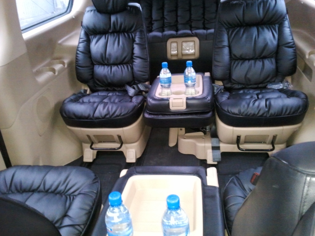 Hyundai Grand Starex limousine
