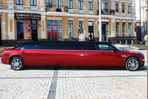 Chrysler 300S Red Naomi