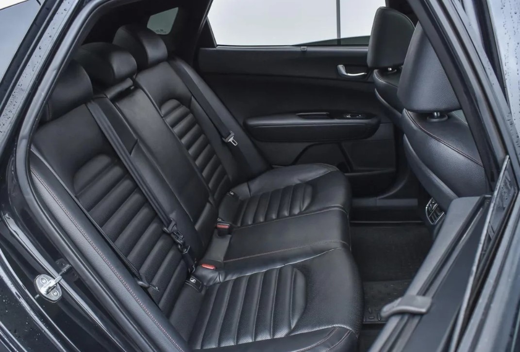 Kia Optima GT — кадр 3 из 3