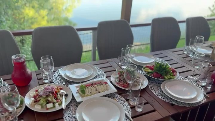 Сервировка и блюда