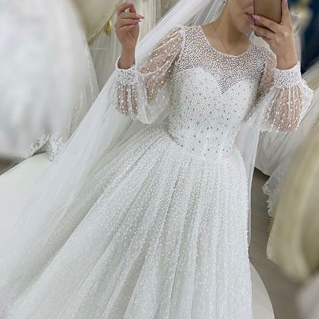 Свадебное платье — кадр 2 из 2