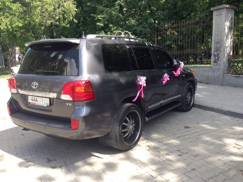 Toyota Land Cruiser 200