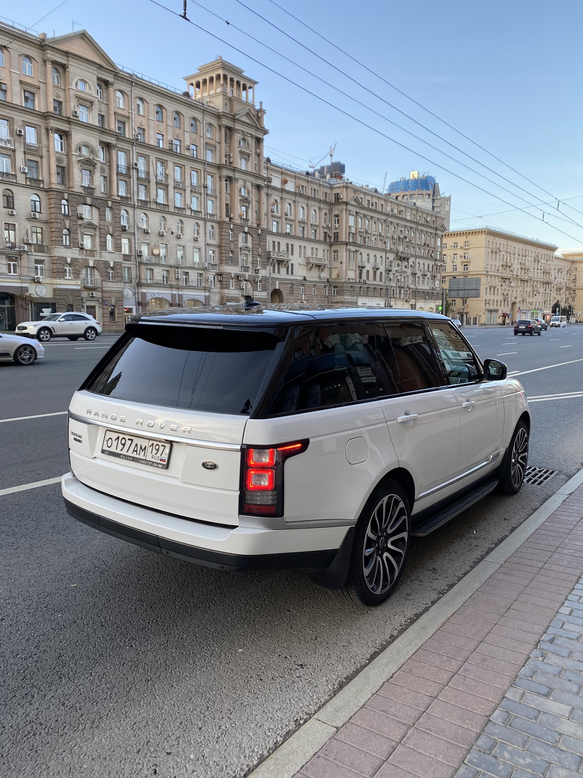 Белый Range Rover Vogue