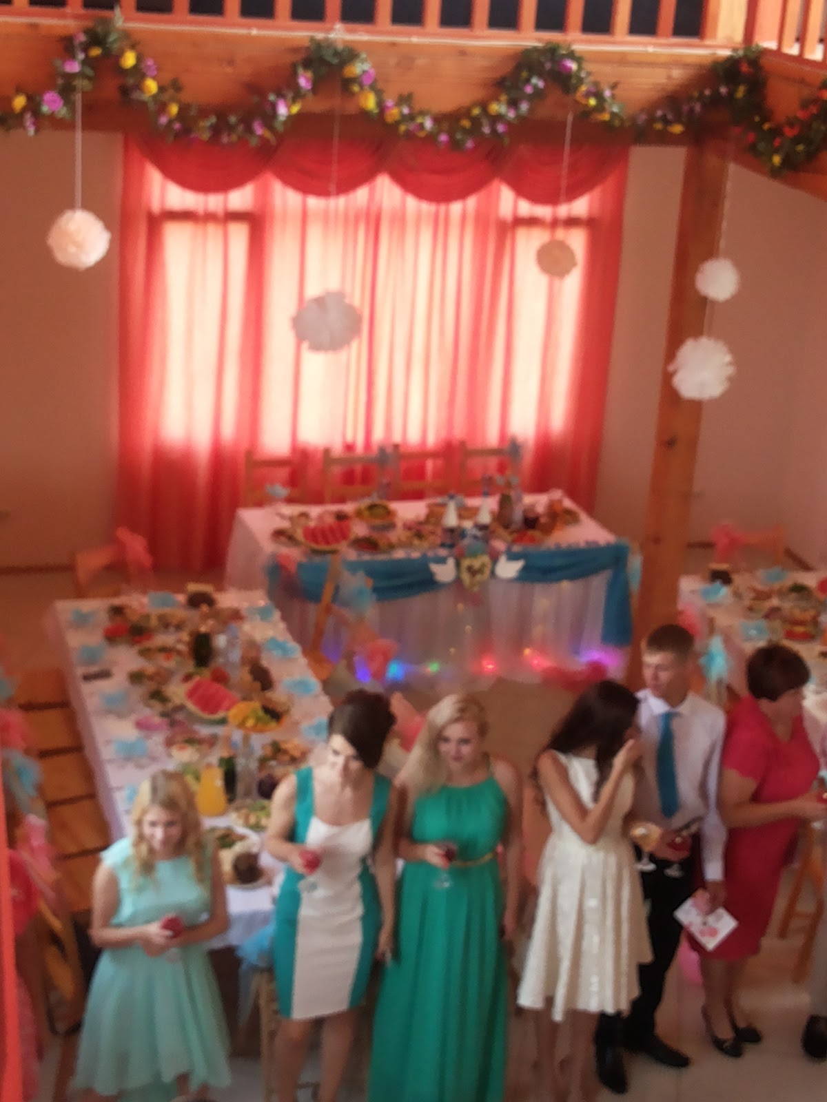 Белые лебеди — кадр 2 из 99