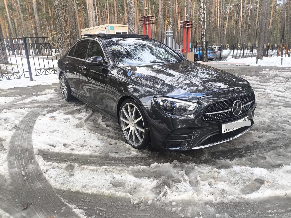 Mercedes E-Class — кадр 3 из 6