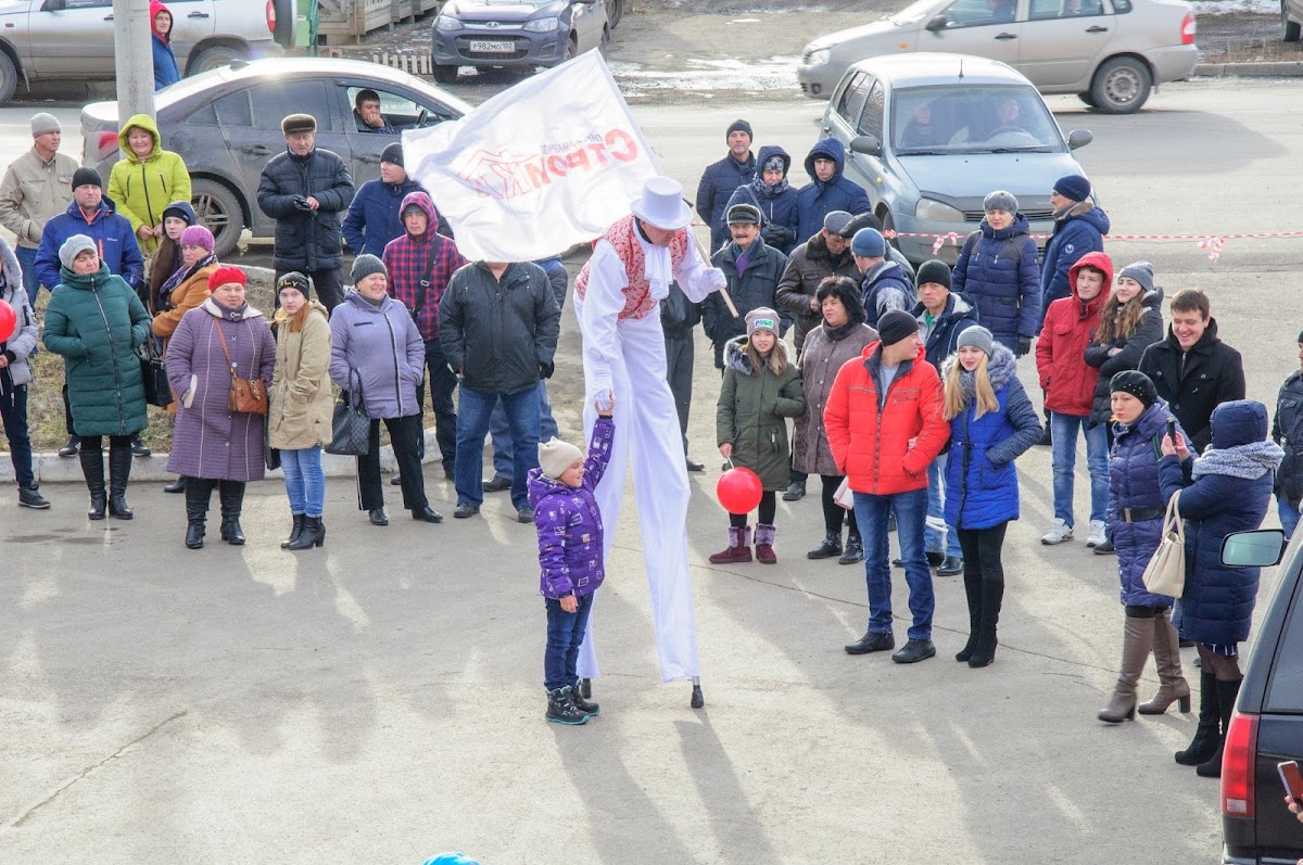 Шоу ходулистов